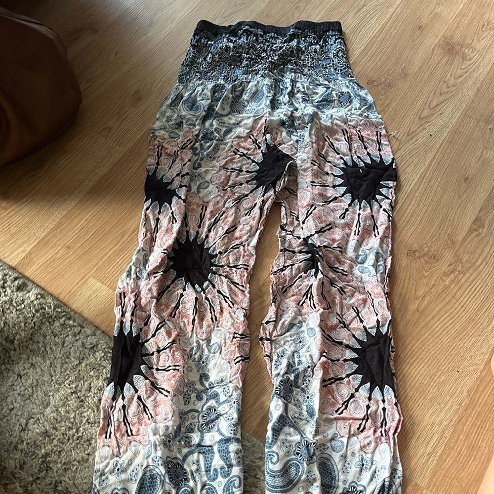 Flowy floral pants, cuffed bottoms and super comfortable and flattering